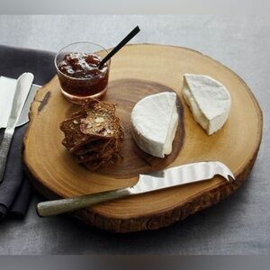 NWT! Crate & Barrel Acacia Footed Serving Board